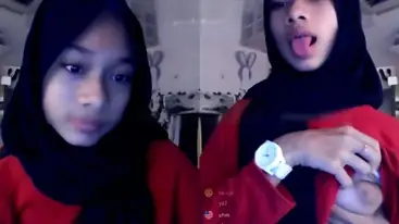 Kenakalan ABG Hijab Sange Main OmeTV Malam Hari