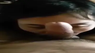 Sperma Muncrat di Wajah Pacar Cantik Pasrah Lemas